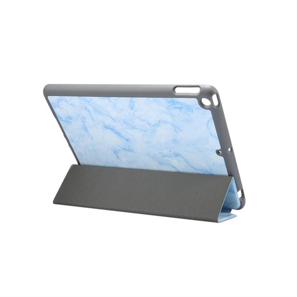 Fodral för iPad 10.2 med blå marmormönster
