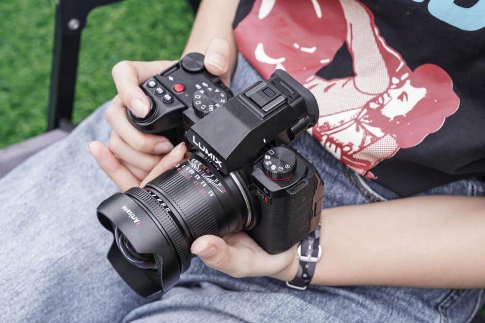  7Artisans 9mm f/5.6 objektiv för Leica L Fullformat