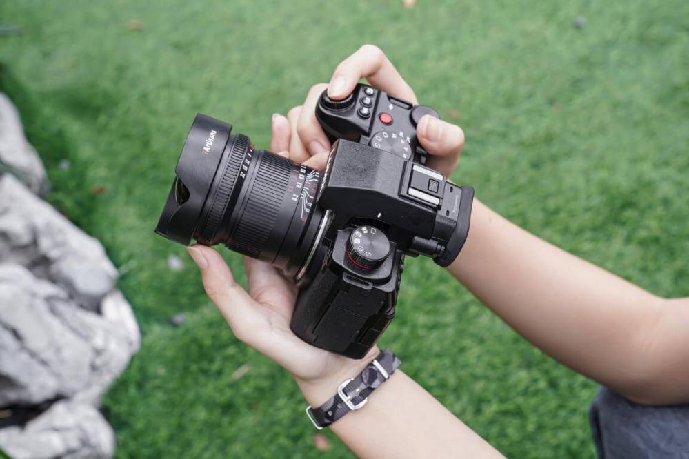  7Artisans 9mm f/5.6 objektiv för Leica L Fullformat