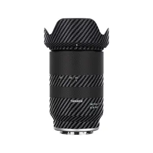  JJC Reptålig skyddsfilm (skin) i kolfiber för Tamron 28-75mm f/2.8 Di III RXD