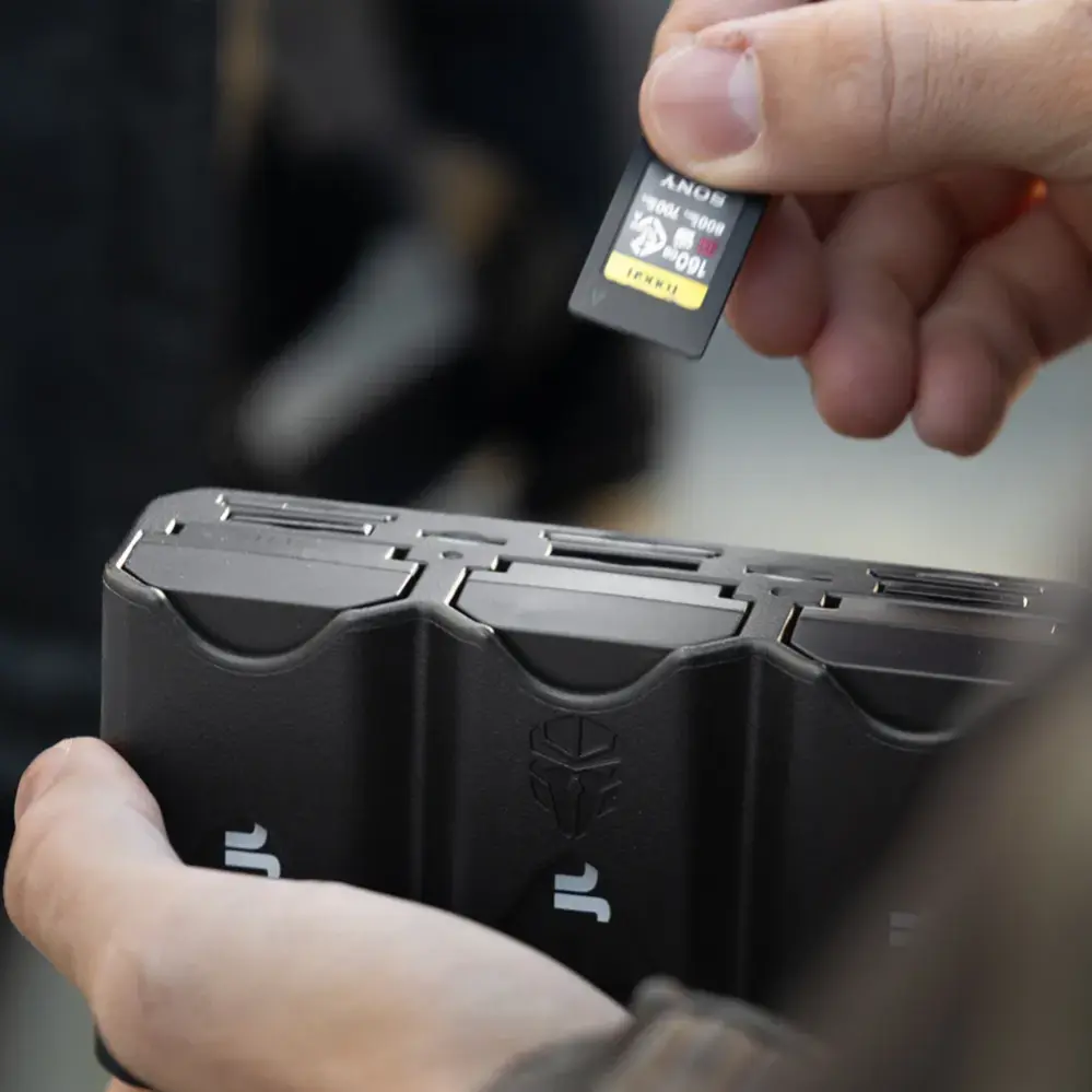  Jupio Pr1me Gear Tri-Charge V2 för Canon LP-E6 – laddare & powerbank från Kamda – snabb leverans och trygg e-handel