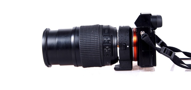 Commlite Objektivadapter med bländarstyrning till Nikon F Objektiv för Sony E