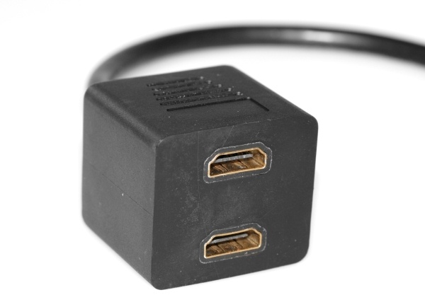  HDMI Splitter