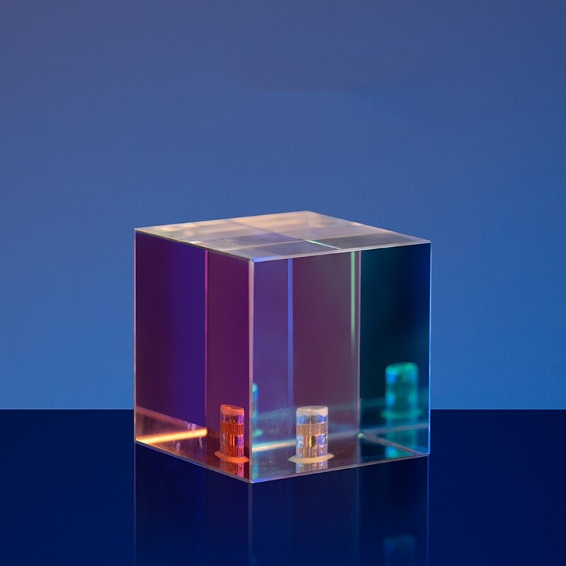  Kristallkub med regnbgseffekt fr kreativ fotografering