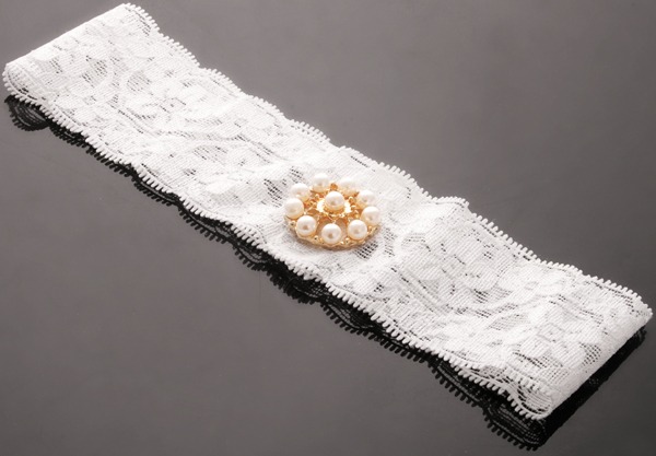  Pannband bred spets med brosch-blomma