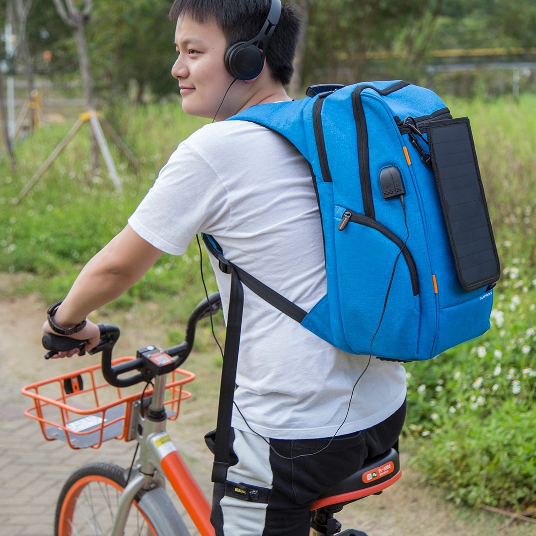 HAWEEL 15.6-tum Laptopryggsäck 7W Solpanel med extern USB-laddningsport (Blå)