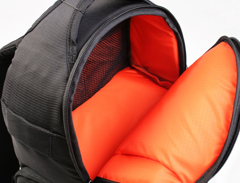 Nest Athena 60 Ryggsäck svart 28 liter