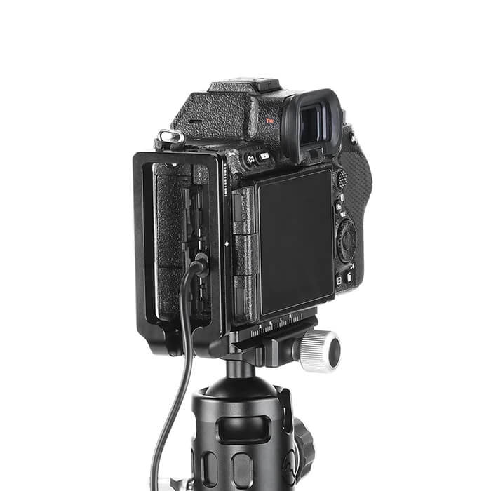  Sunwayfoto L-Bracket fr Sony A7RV